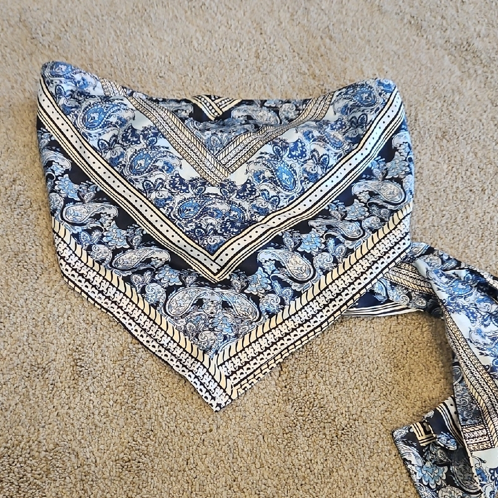 SHEIN Elegant Blue and White Paisley Scarf